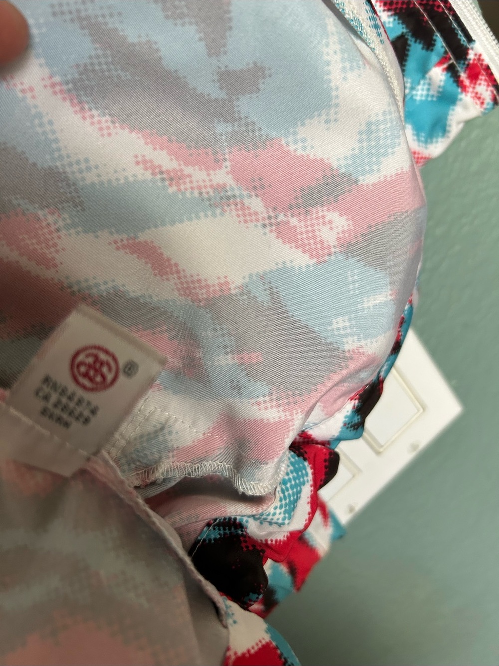 Stussy windbreaker features a vibrant "3D Camo" pattern custom added color - Picture 4 of 5